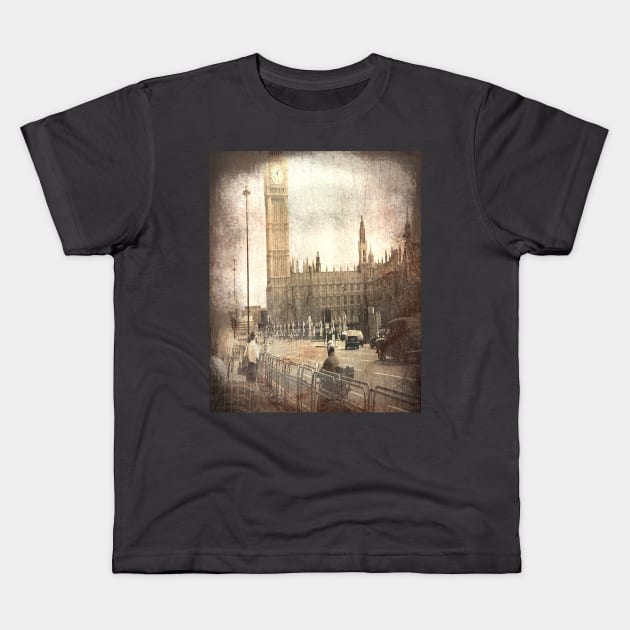 Big Ben - Nature and Landscape Kids T-Shirt by Marcel1966